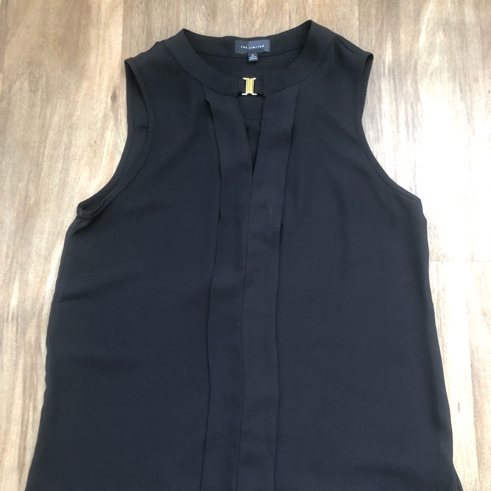 THE LIMITED | Black Sleeveless Key Hole Top